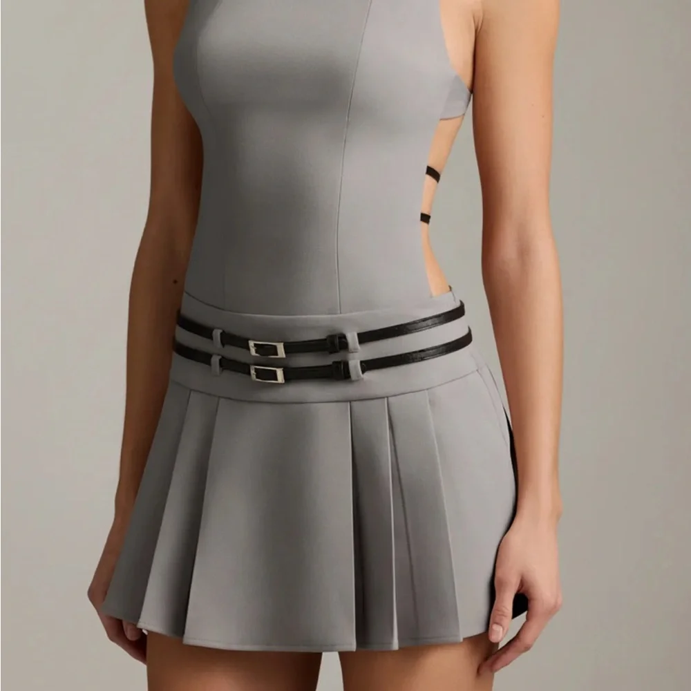 Oh Polly Leilani
Belted Backless Pleated Mini Dress in Grey SIZE US 4 NWT - Picture 4 of 8